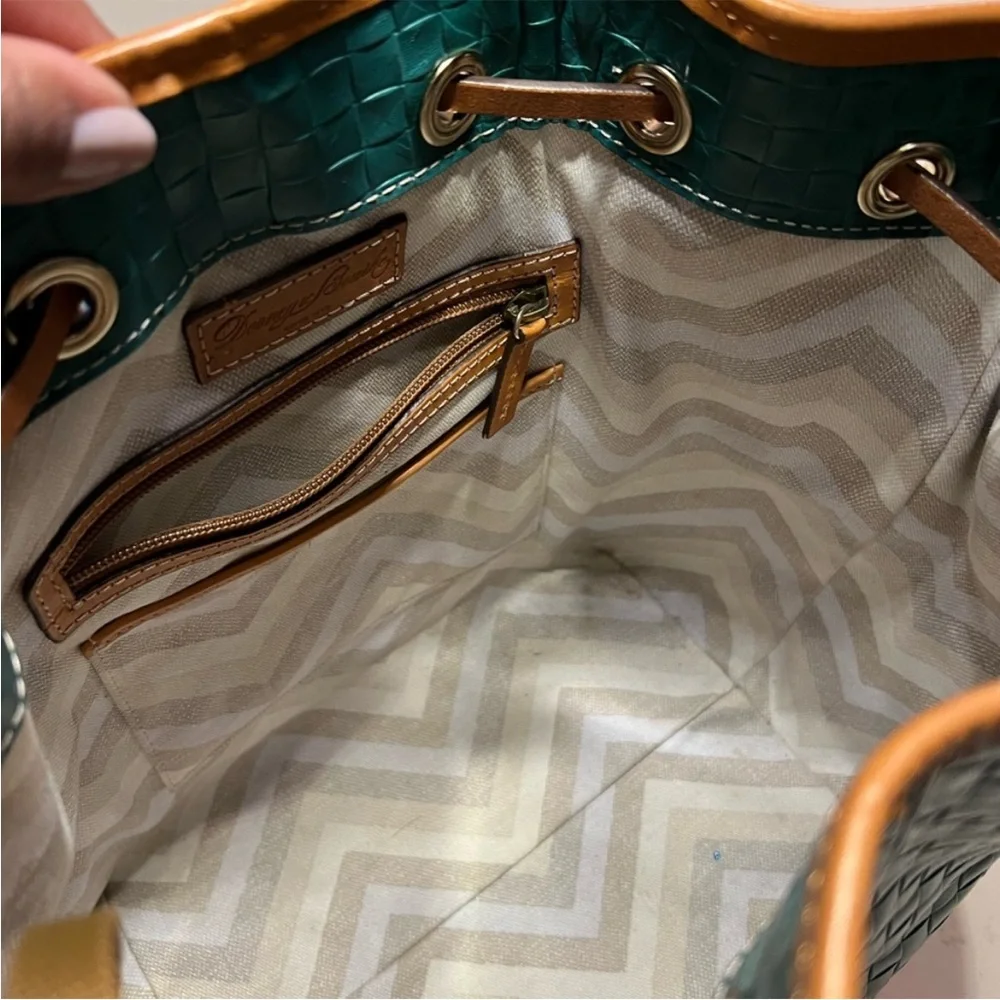 Dooney & Bourke// green bucket bag - Picture 9 of 10